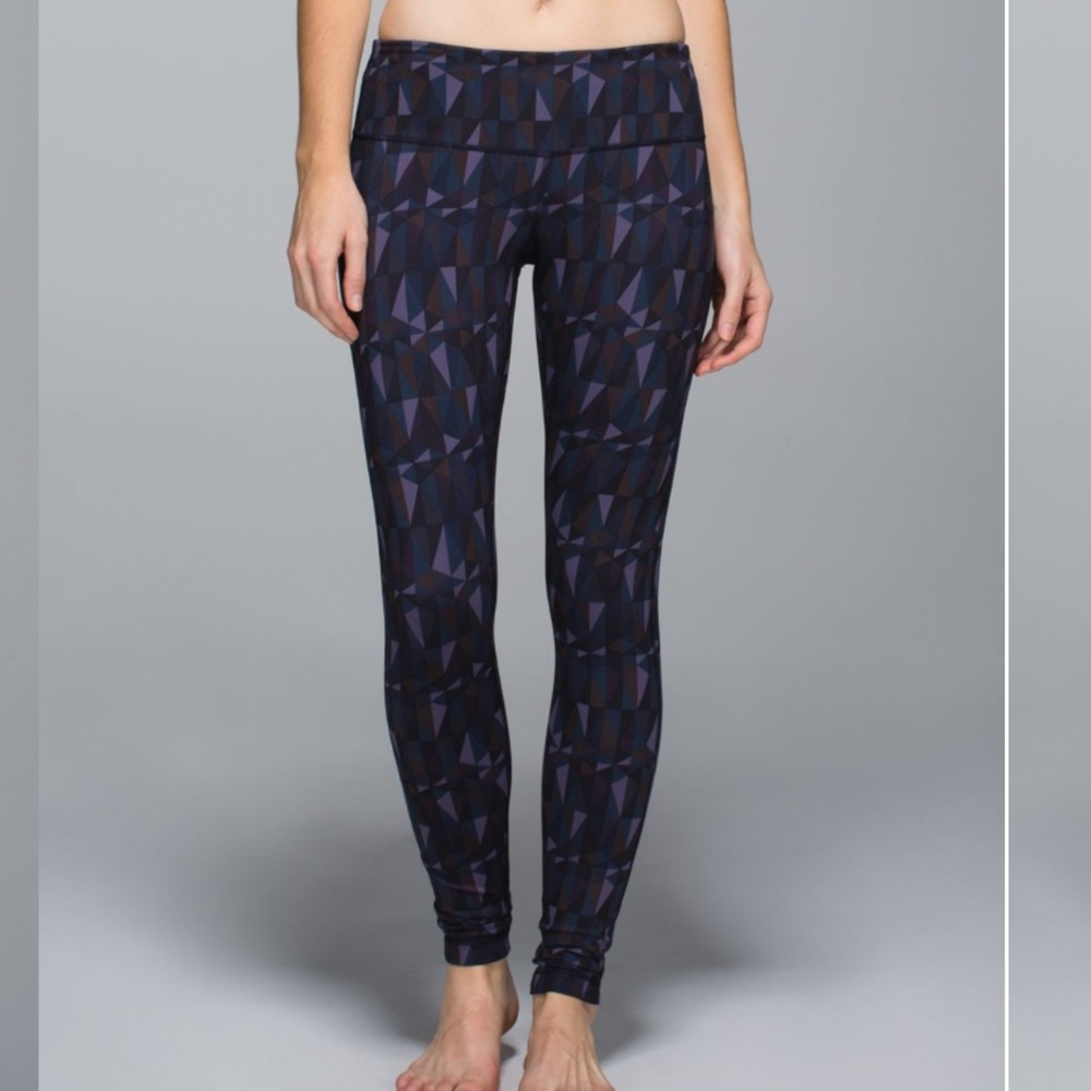 Lululemon Wunder Under tight 8